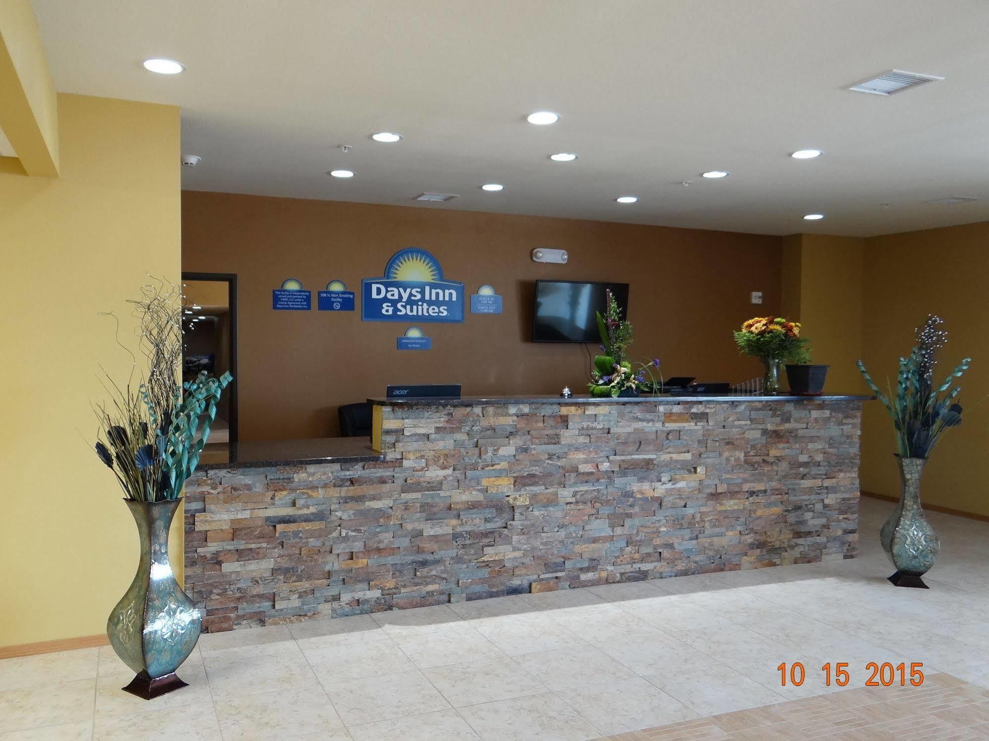 Days Inn & Suites By Wyndham El Dorado Zewnętrze zdjęcie
